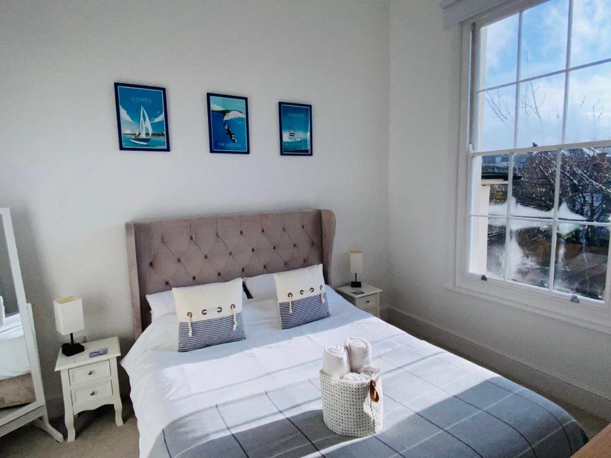 Wight On The Beach, Sleeps 4, Free Off Road Parking, Balcony With Sea Views ライド エクステリア 写真