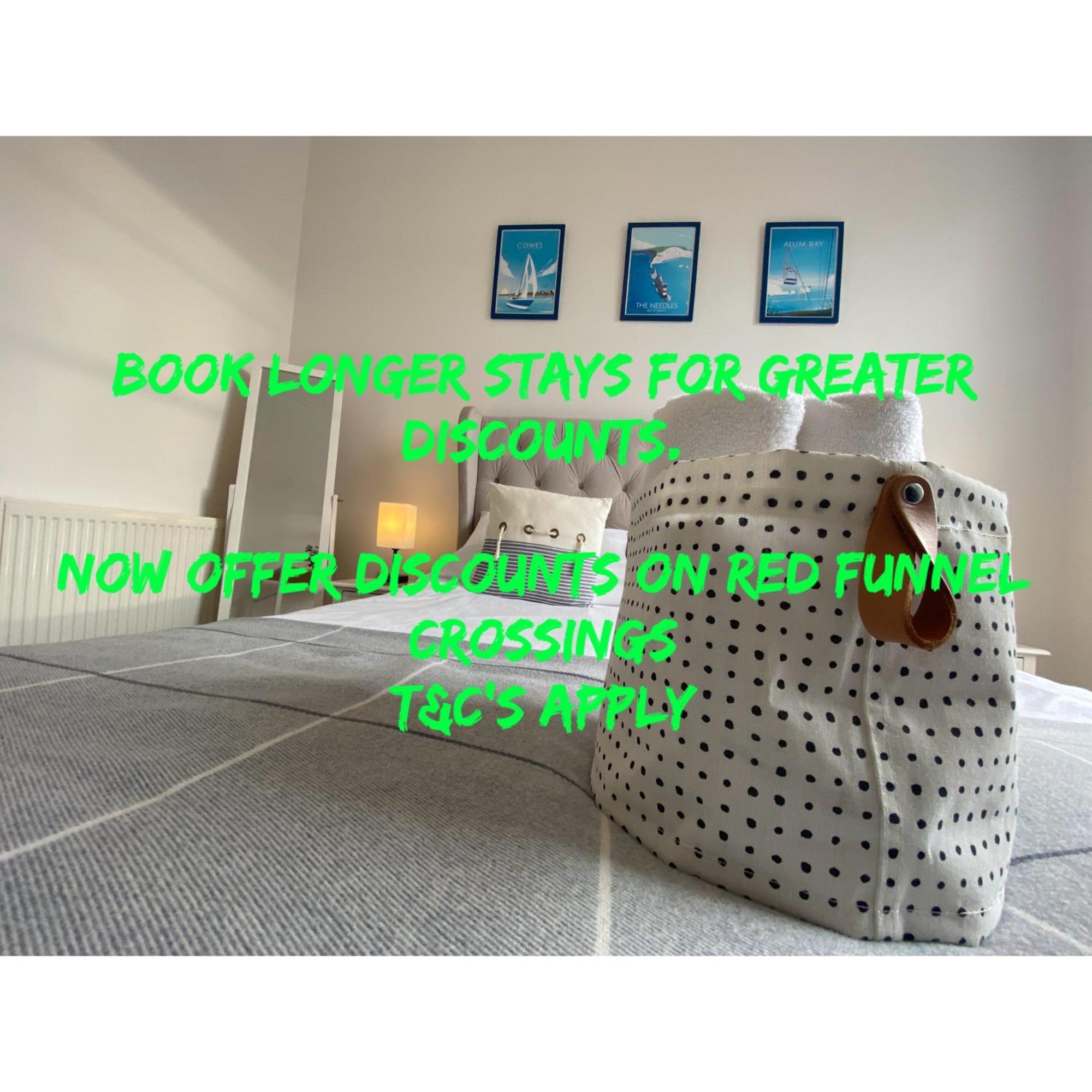 Wight On The Beach, Sleeps 4, Free Off Road Parking, Balcony With Sea Views ライド エクステリア 写真